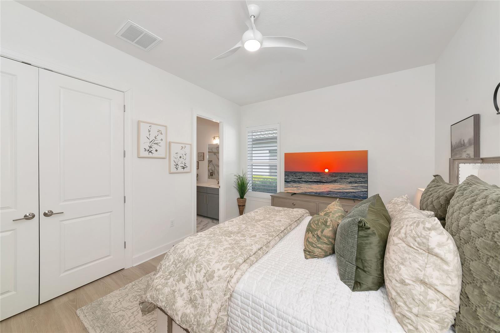 AZARIO ESPLANADE - Residential