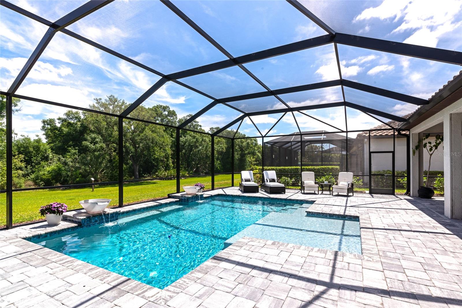 AZARIO ESPLANADE - Residential