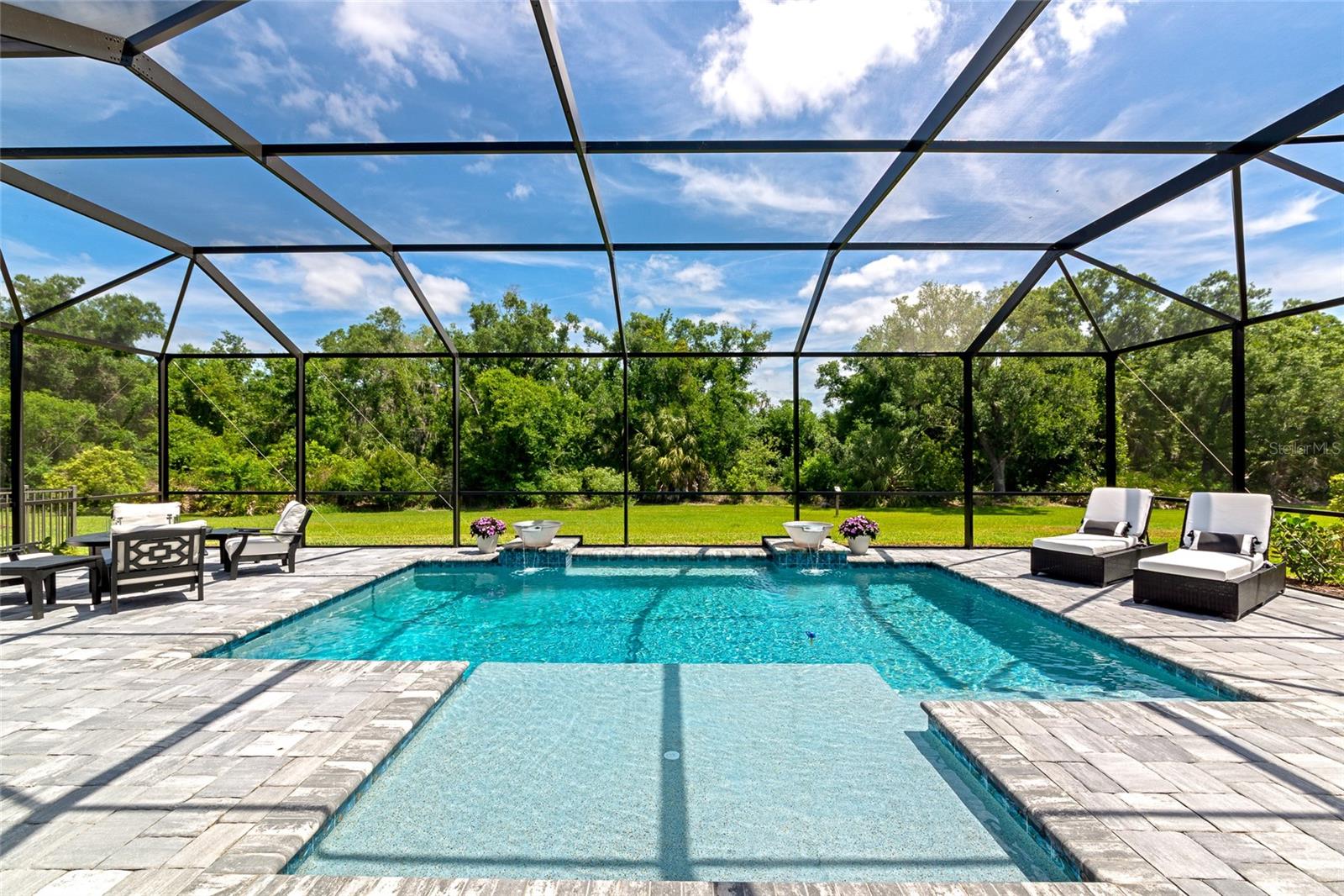 AZARIO ESPLANADE - Residential