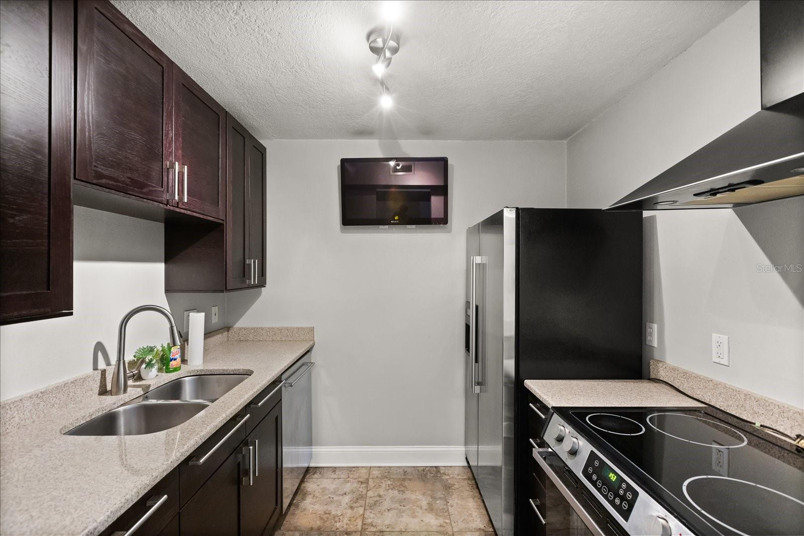 LAKESIDE MANOR APTS CONDO - Residential