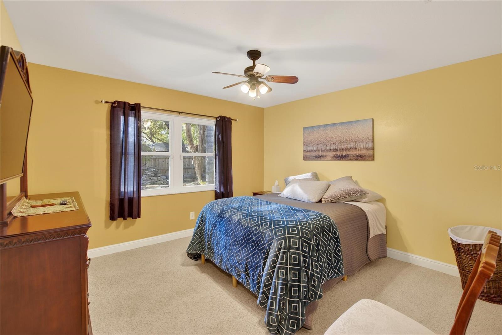 BARRINGTON OAKS EAST - Residential