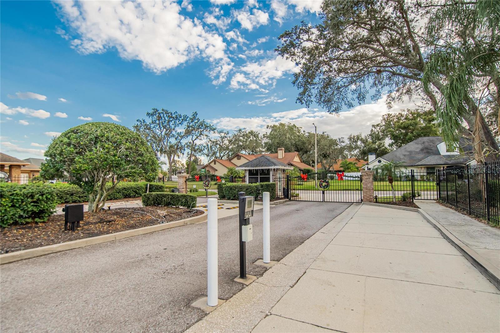 BARRINGTON OAKS EAST - Residential