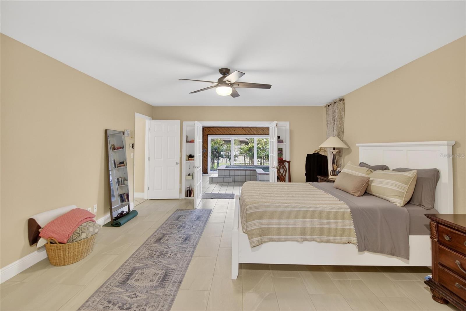 BARRINGTON OAKS EAST - Residential