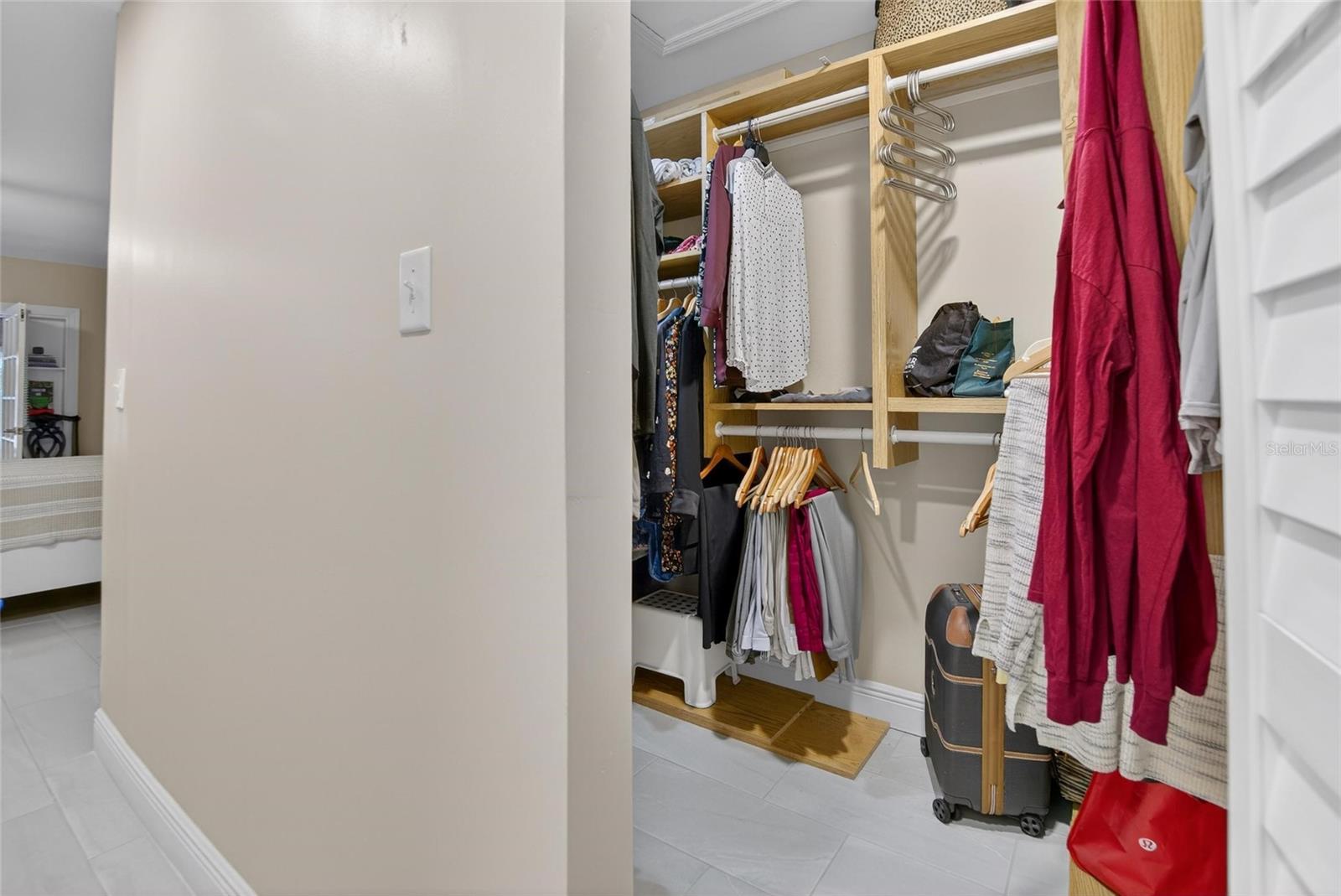 BARRINGTON OAKS EAST - Residential