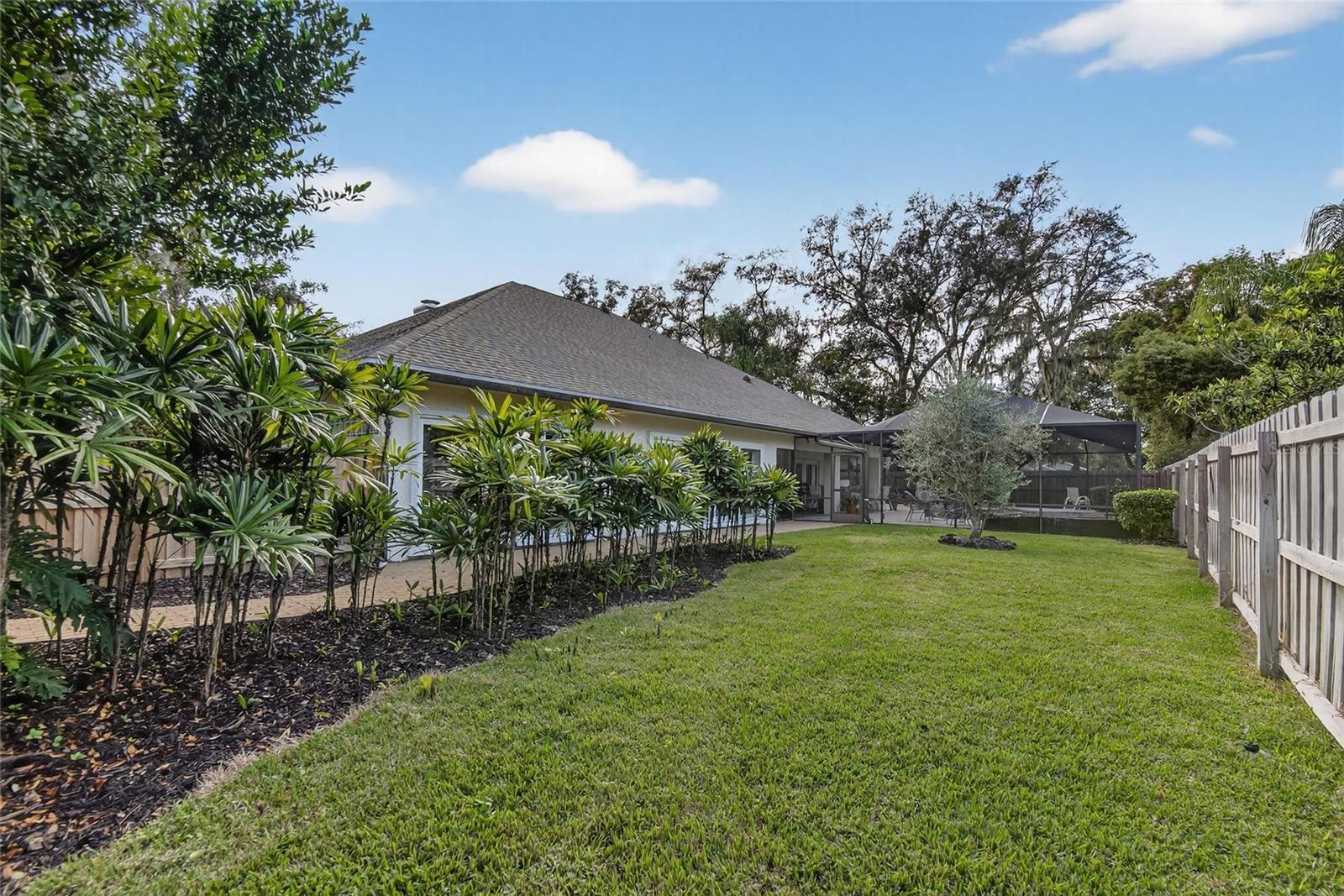 BARRINGTON OAKS EAST - Residential