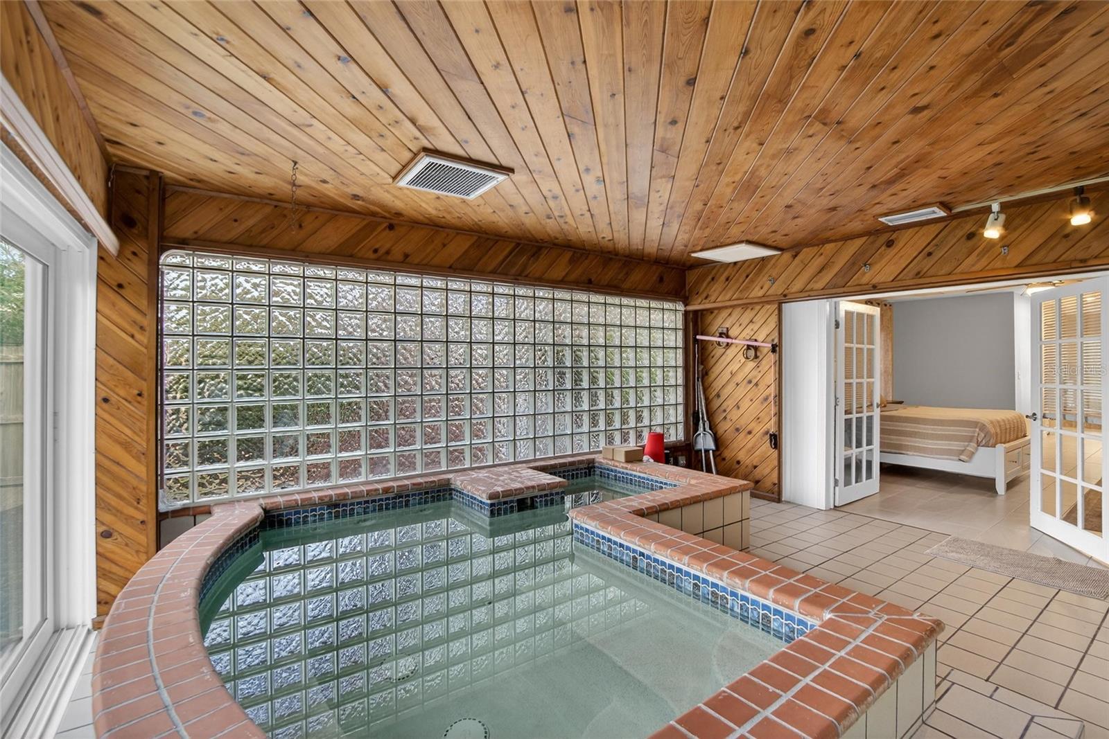 BARRINGTON OAKS EAST - Residential