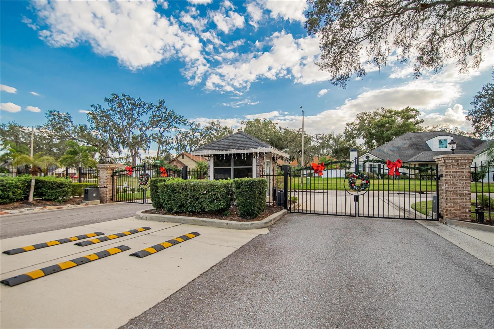 BARRINGTON OAKS EAST - Residential