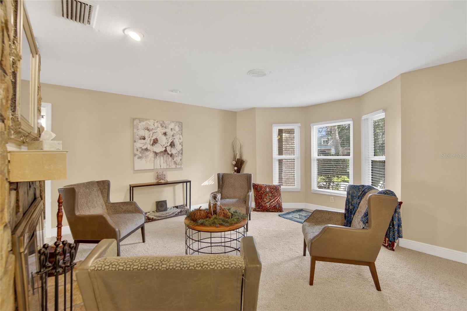 BARRINGTON OAKS EAST - Residential