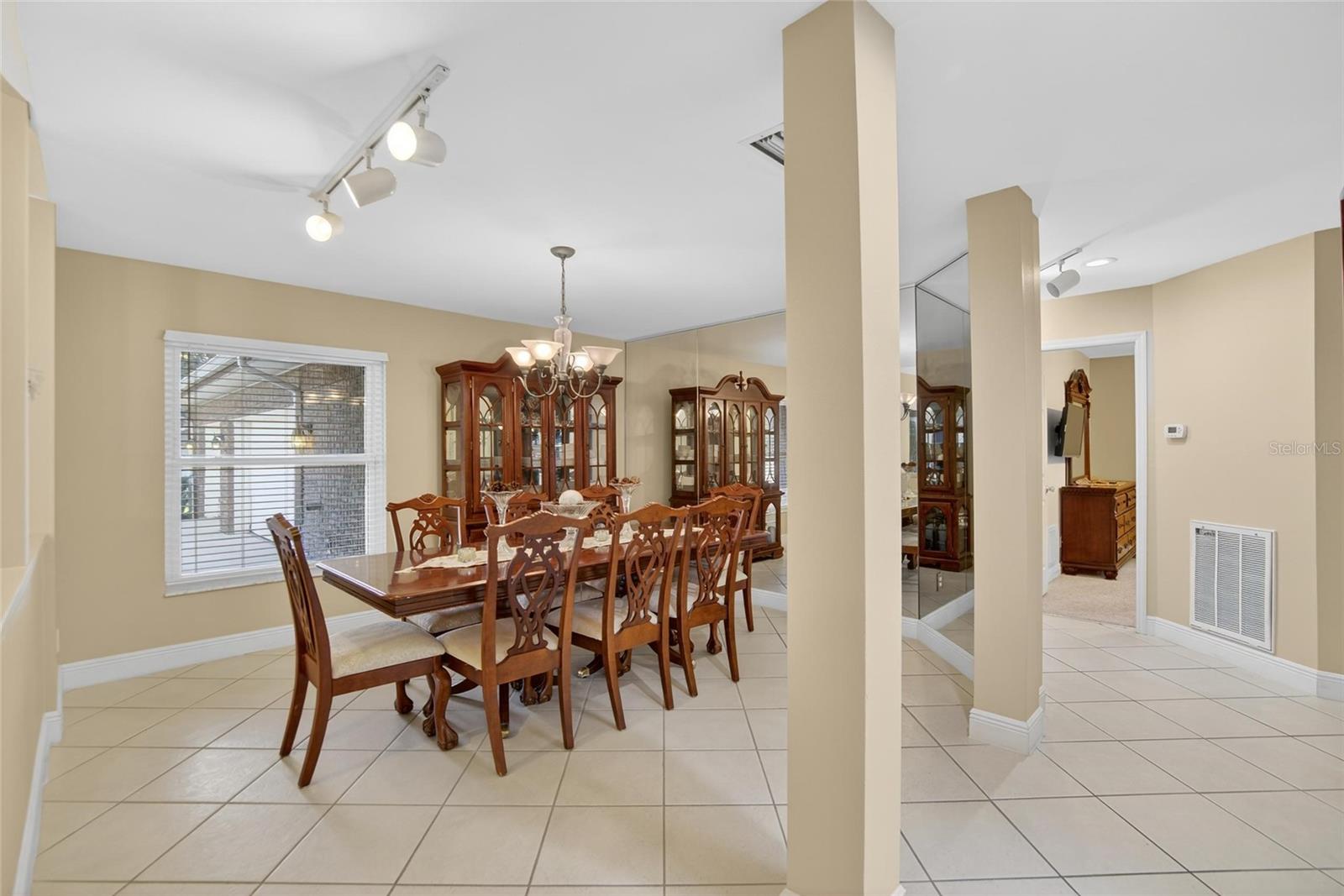 BARRINGTON OAKS EAST - Residential