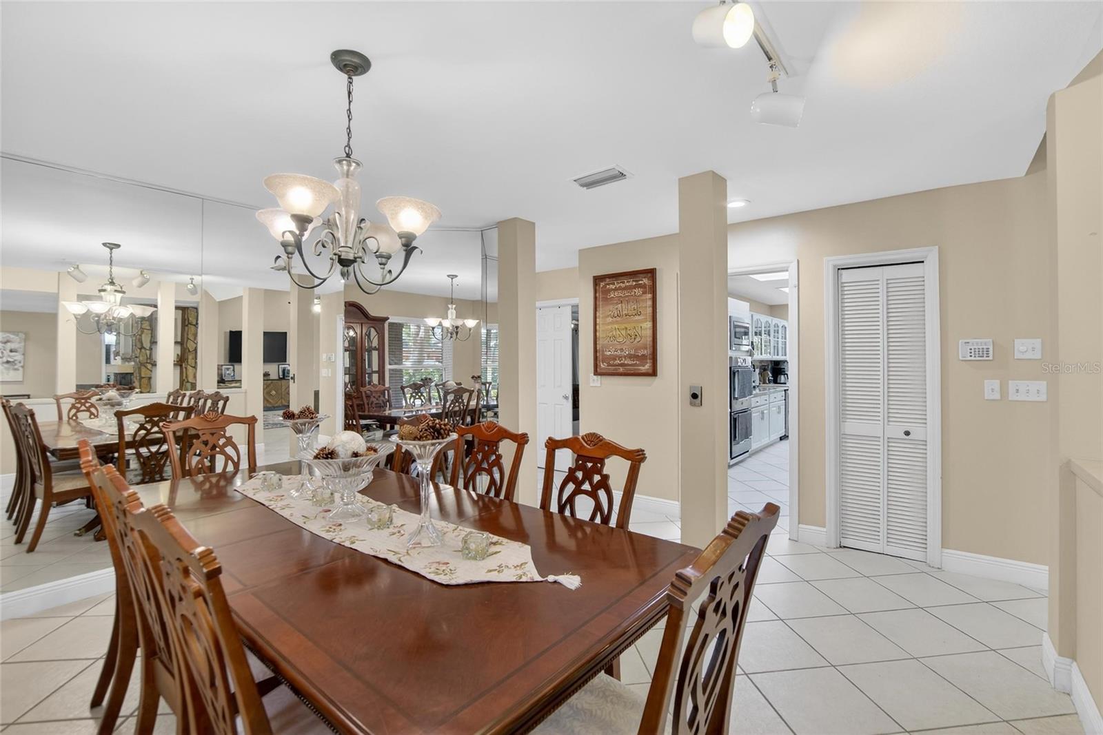 BARRINGTON OAKS EAST - Residential