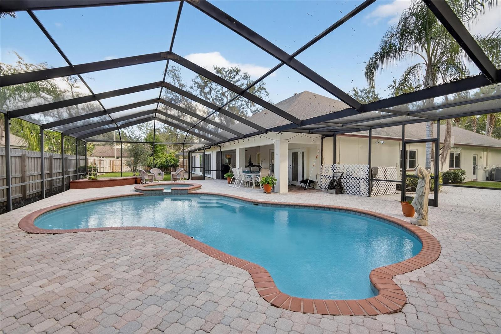 BARRINGTON OAKS EAST - Residential