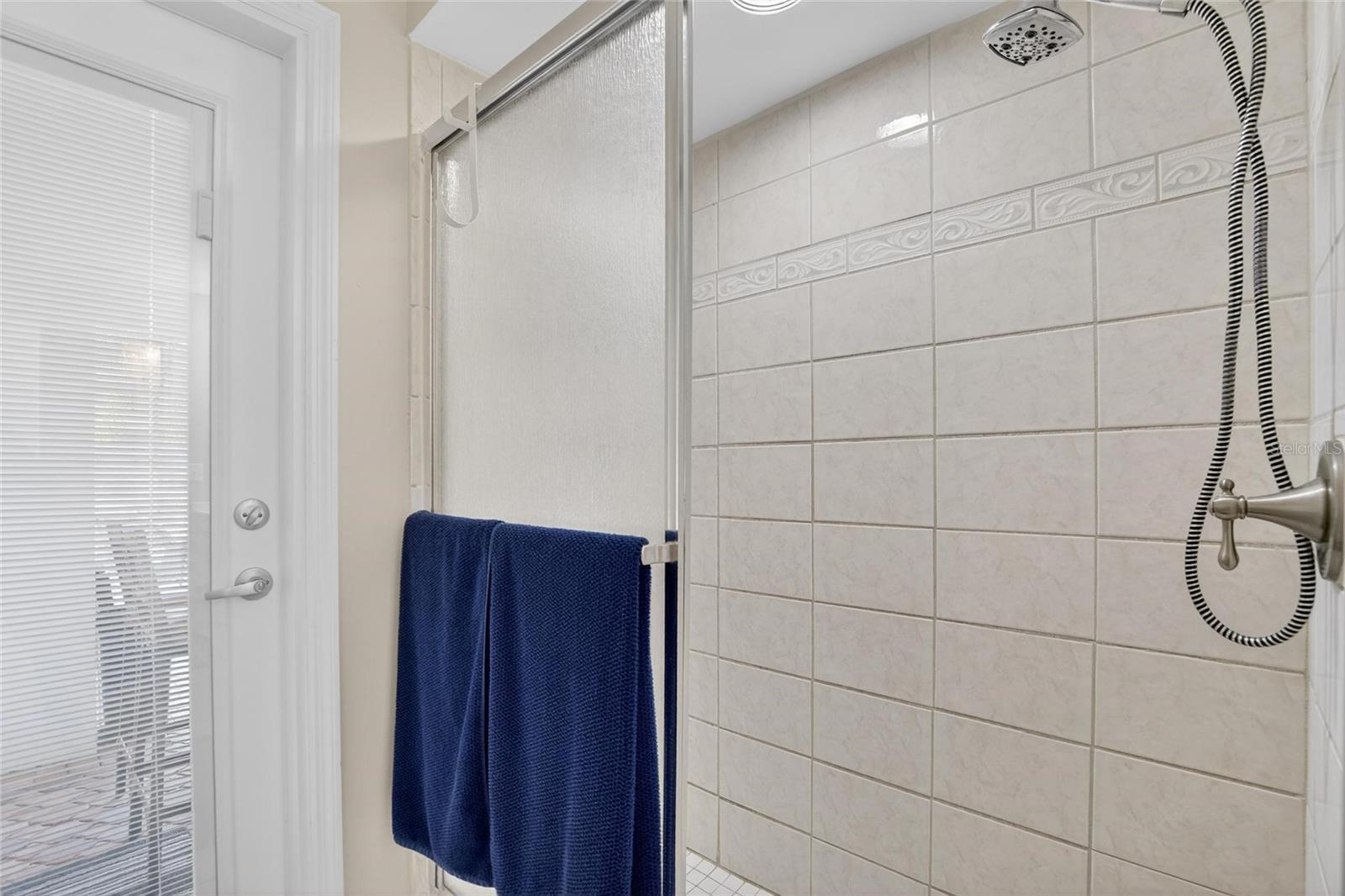 BARRINGTON OAKS EAST - Residential