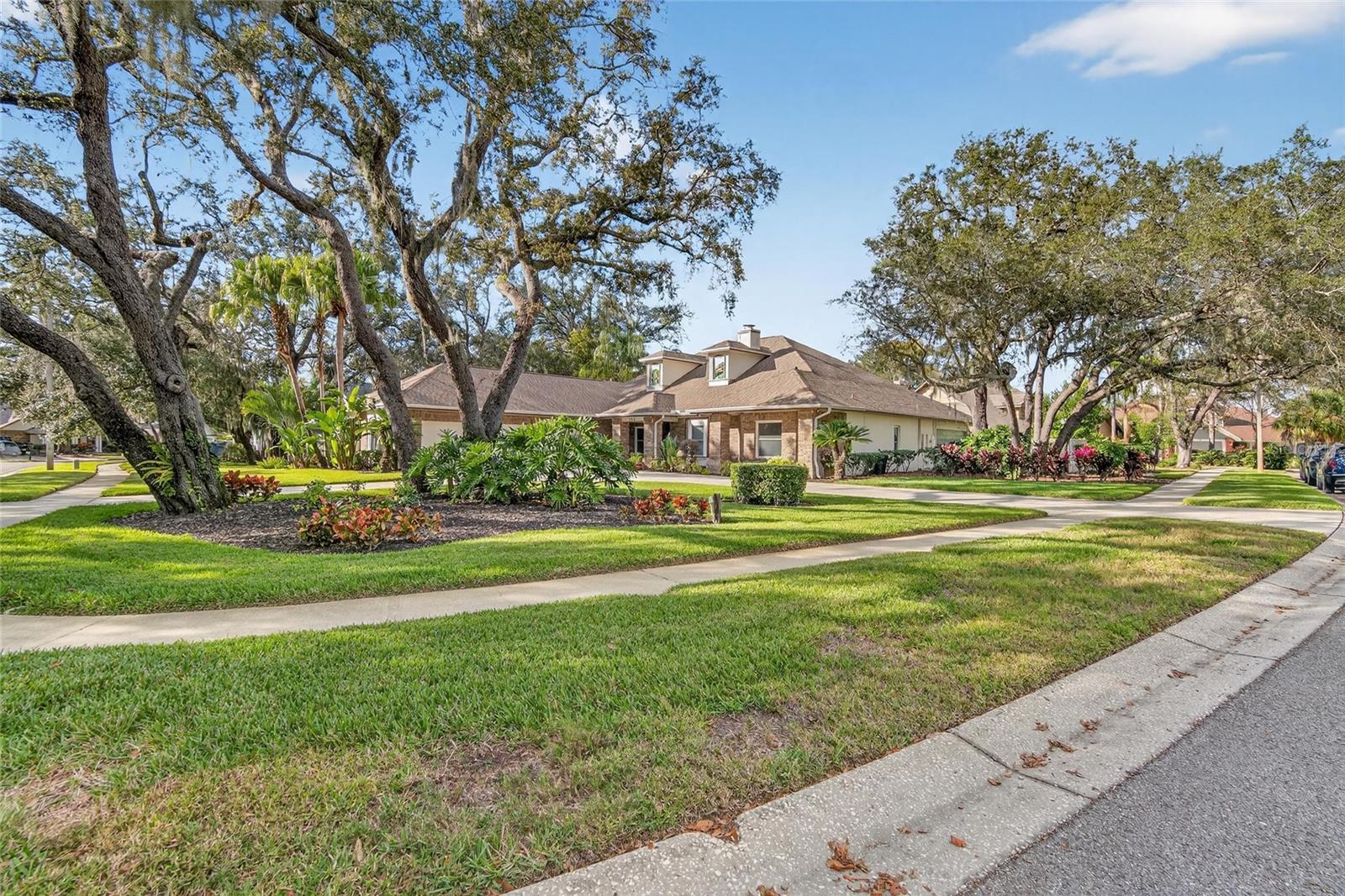 BARRINGTON OAKS EAST - Residential