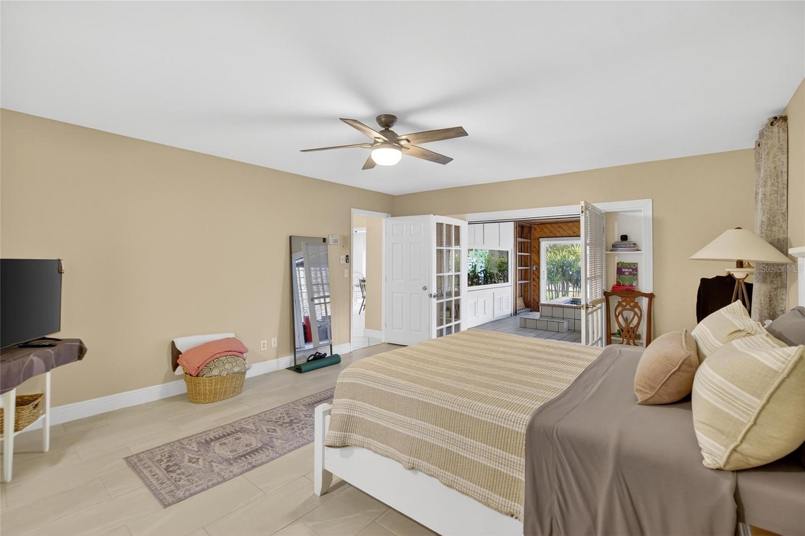 BARRINGTON OAKS EAST - Residential