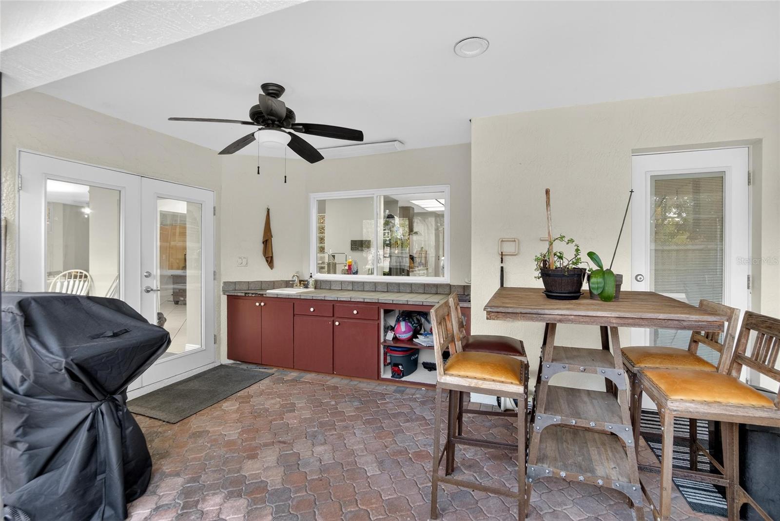 BARRINGTON OAKS EAST - Residential