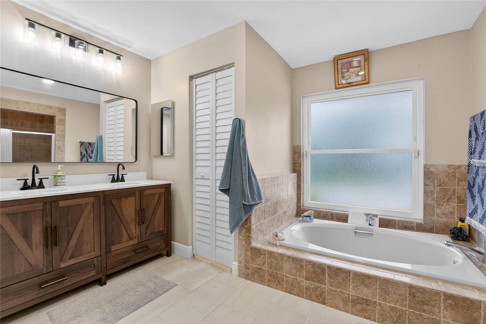 BARRINGTON OAKS EAST - Residential