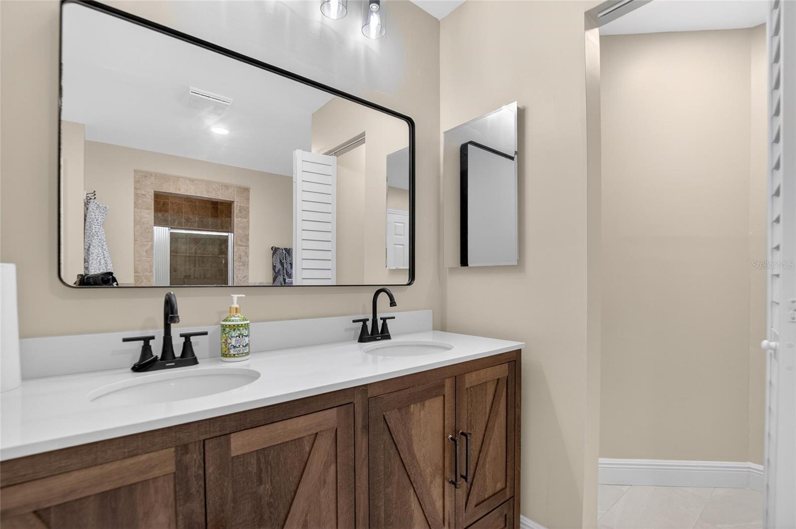 BARRINGTON OAKS EAST - Residential