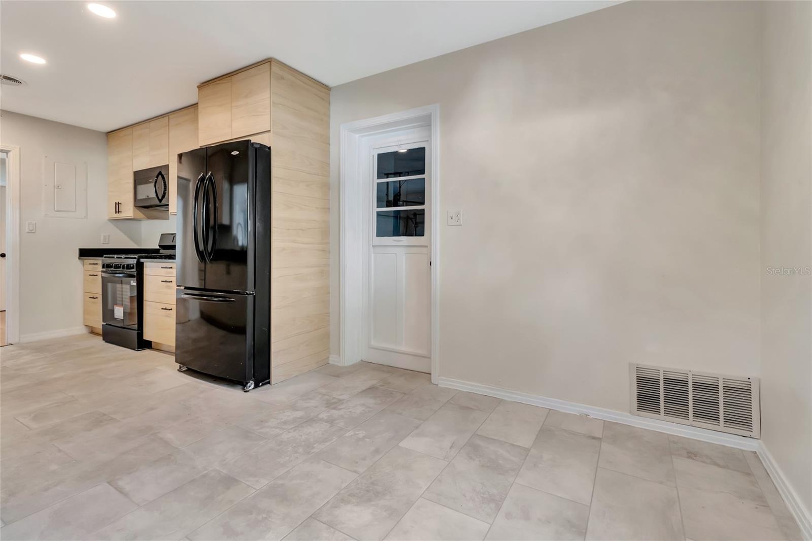 COLONIAL PARK SUB - Residential