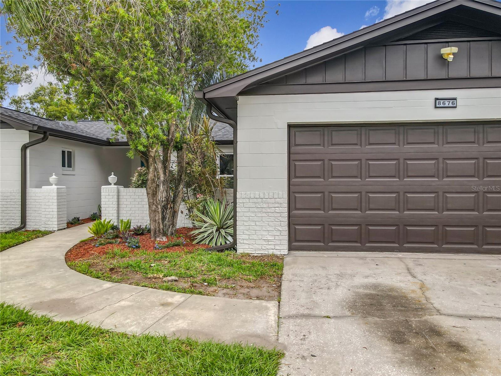 8676 HILLSIDE DRIVE