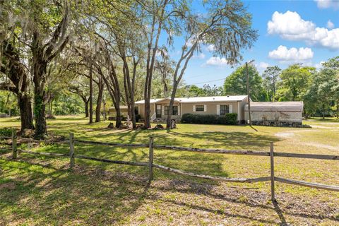 Photo of 15460 SW 85th Avenue, Dunnellon, FL 34432 (MLS # OM723950)