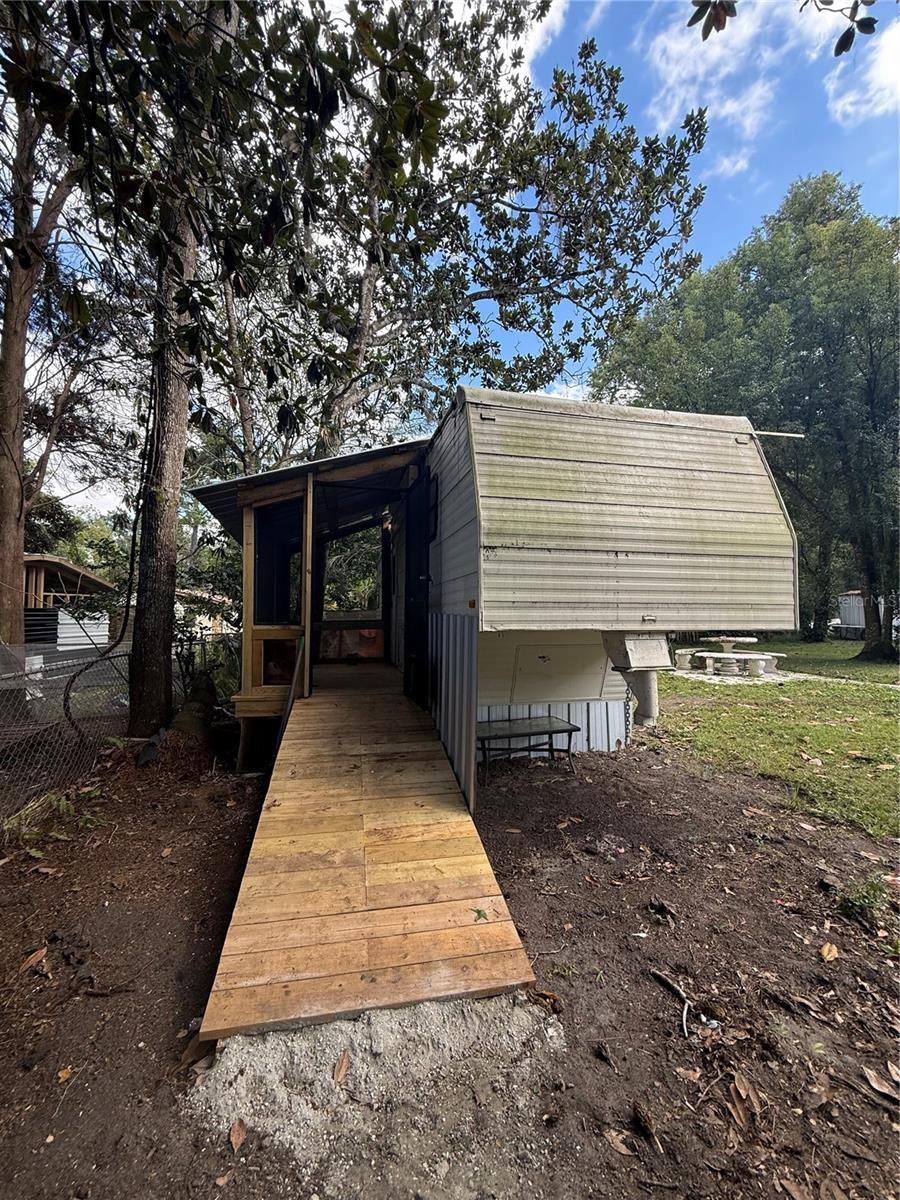 WELLSWORTH PARK - Residential Lease