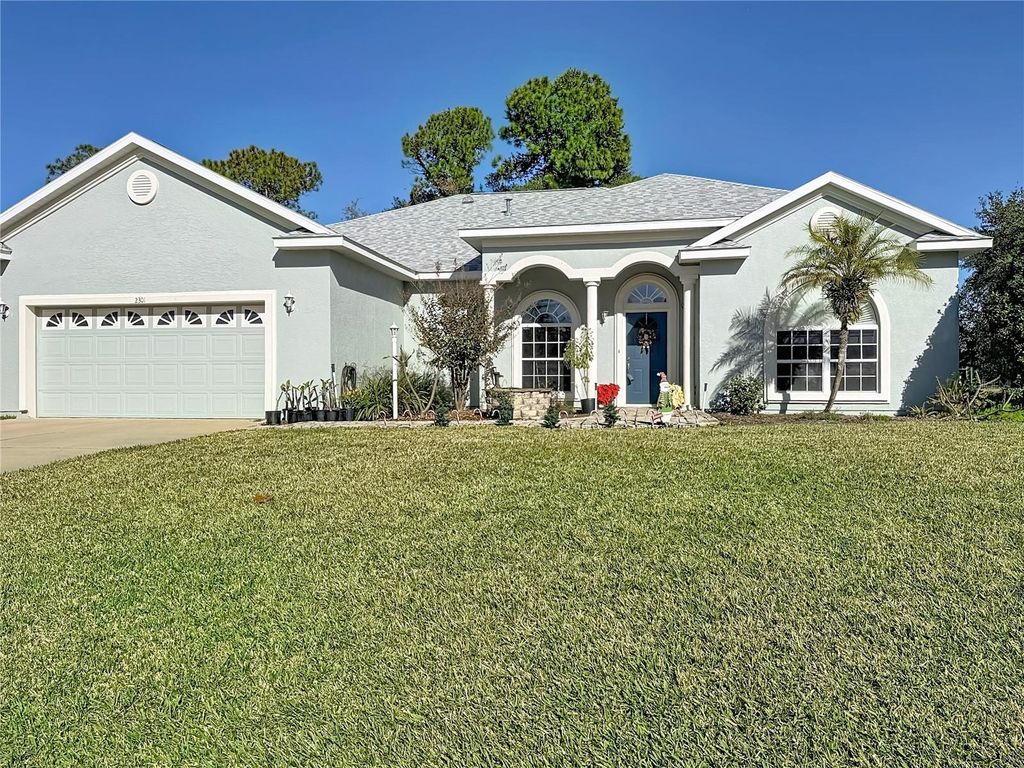 Photo of 2301 SE 22nd Loop, Ocala, FL 34471 (MLS # OM697364)