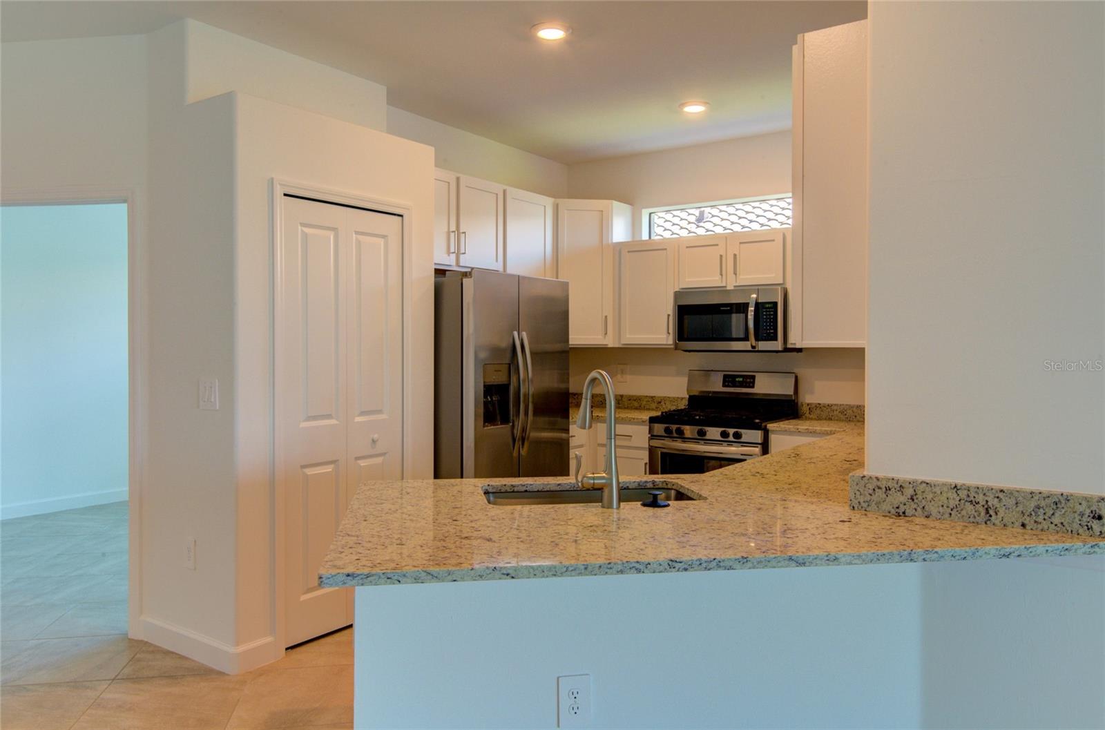 LORRAINE LAKES PH I - Residential Lease