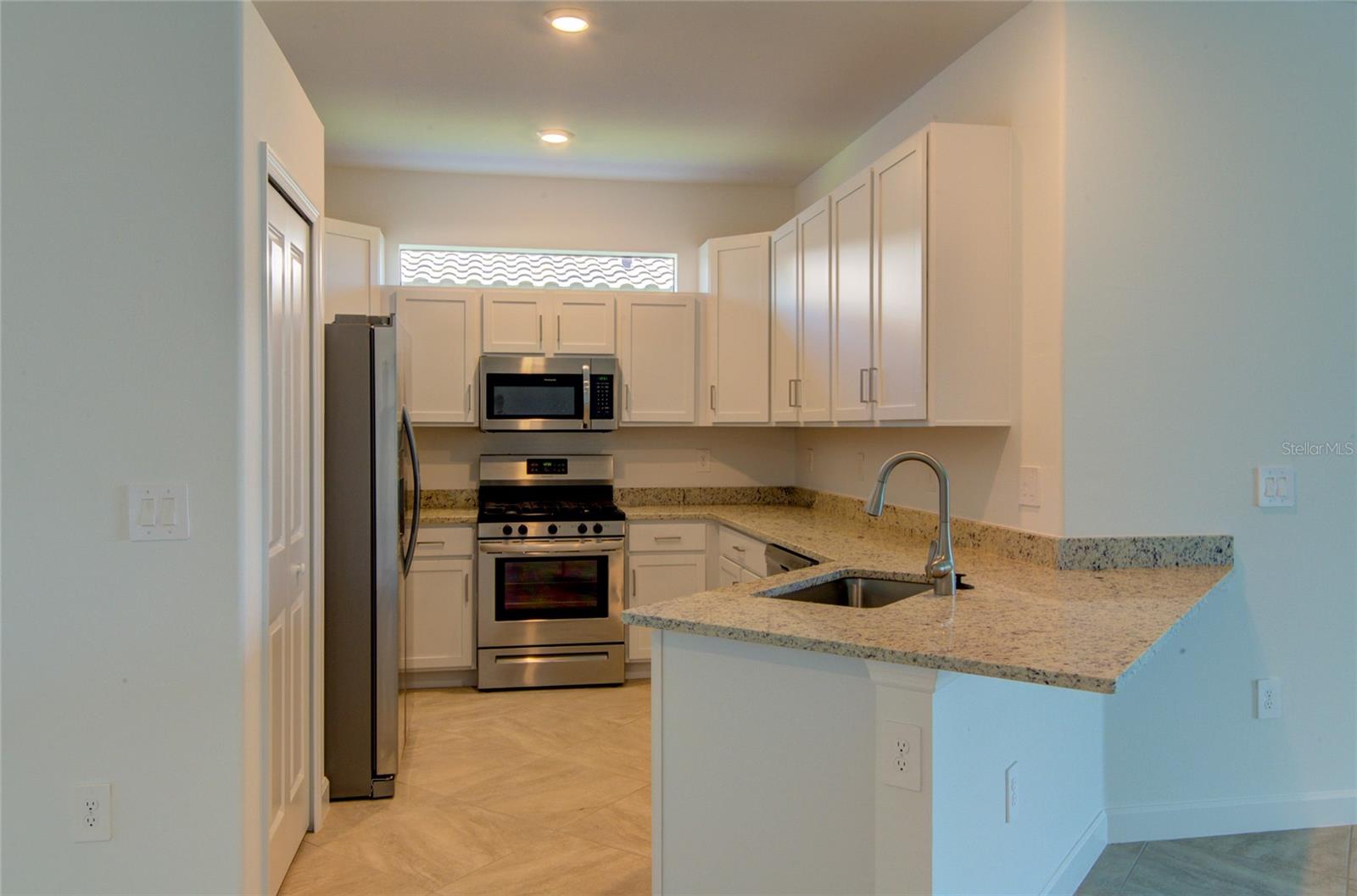 LORRAINE LAKES PH I - Residential Lease