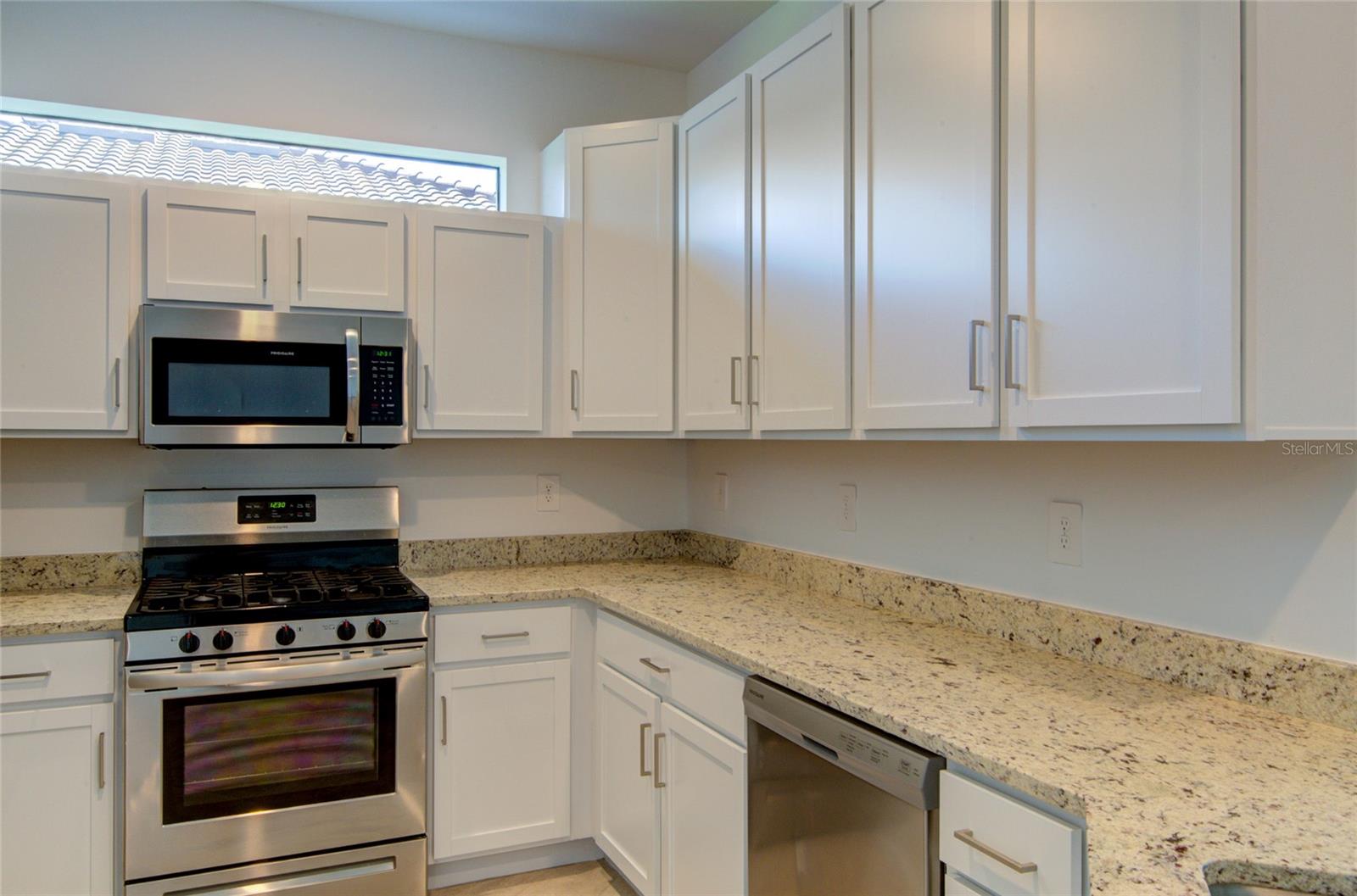 LORRAINE LAKES PH I - Residential Lease