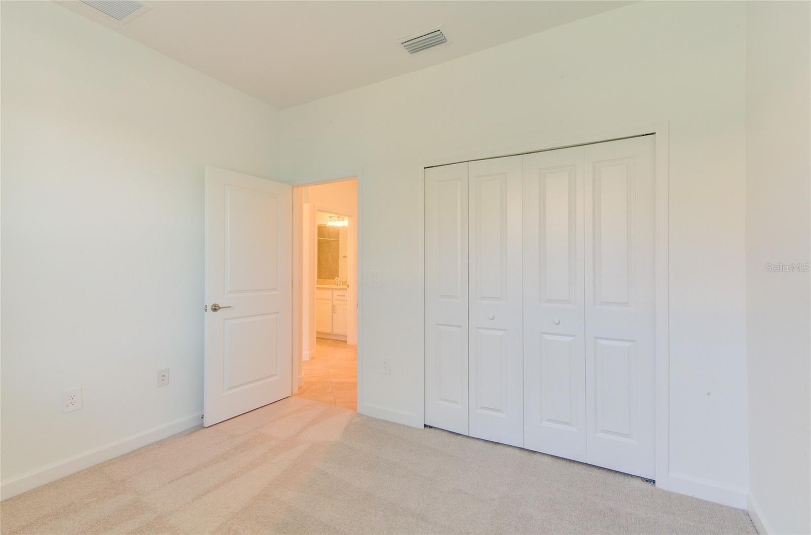 LORRAINE LAKES PH I - Residential Lease