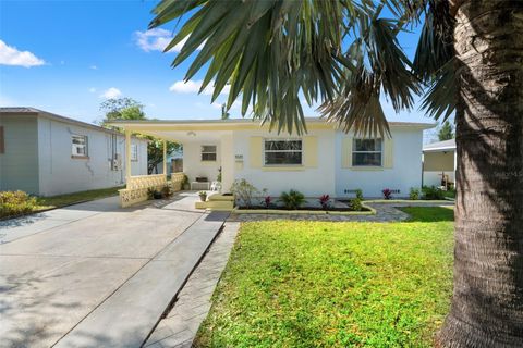 Photo of 5020 Oxford Avenue N, St Petersburg, FL 33710 (MLS # TB8493031)
