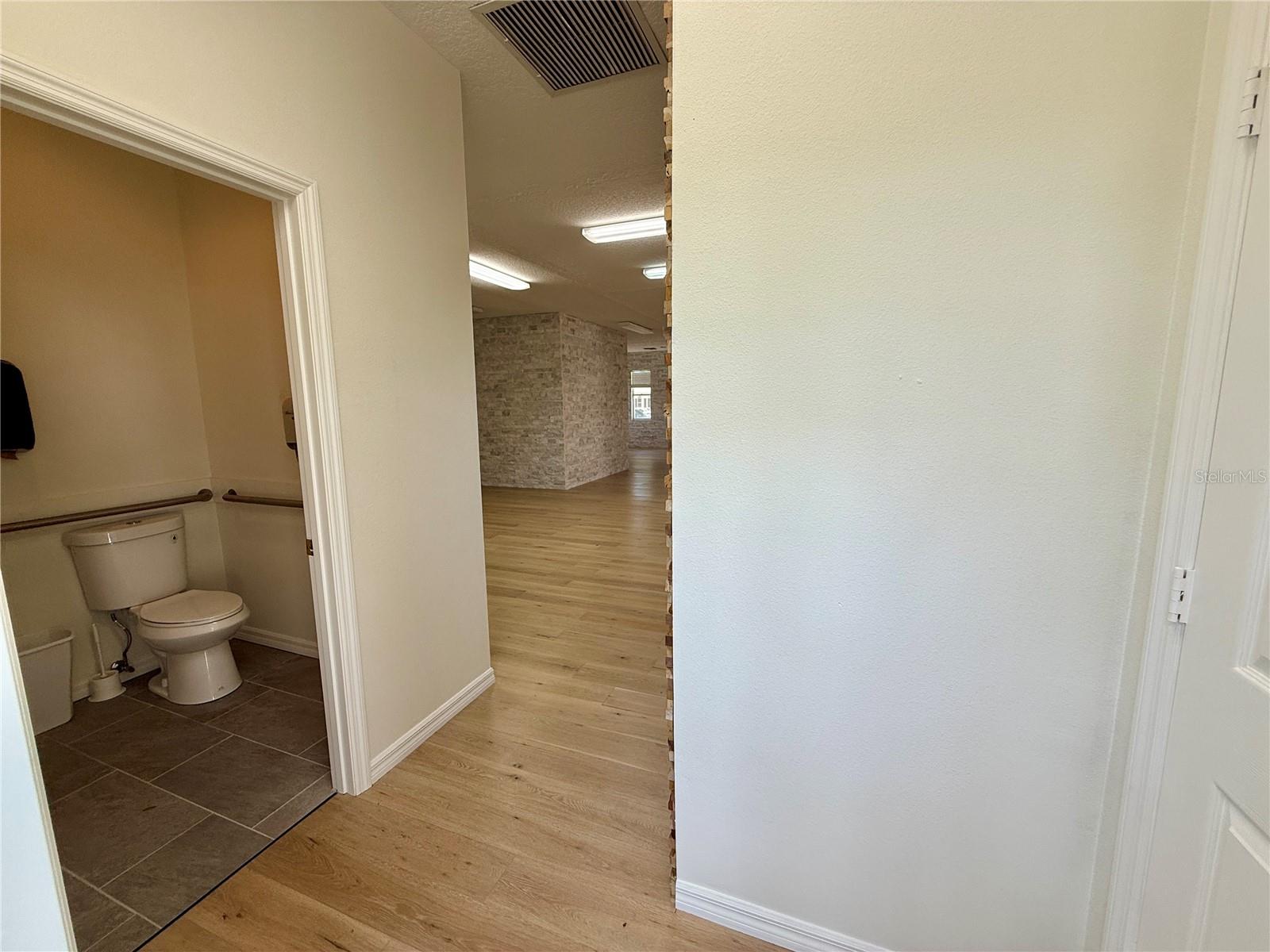 GAZEBO SQUARE COMM - Commercial Sale