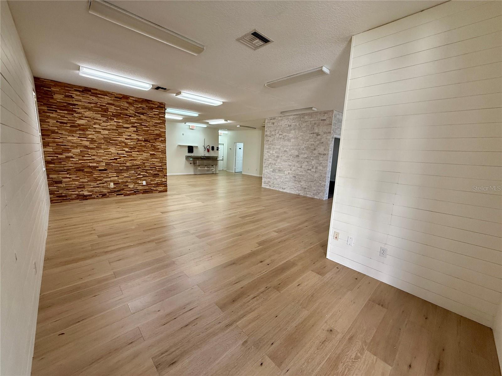 GAZEBO SQUARE COMM - Commercial Sale