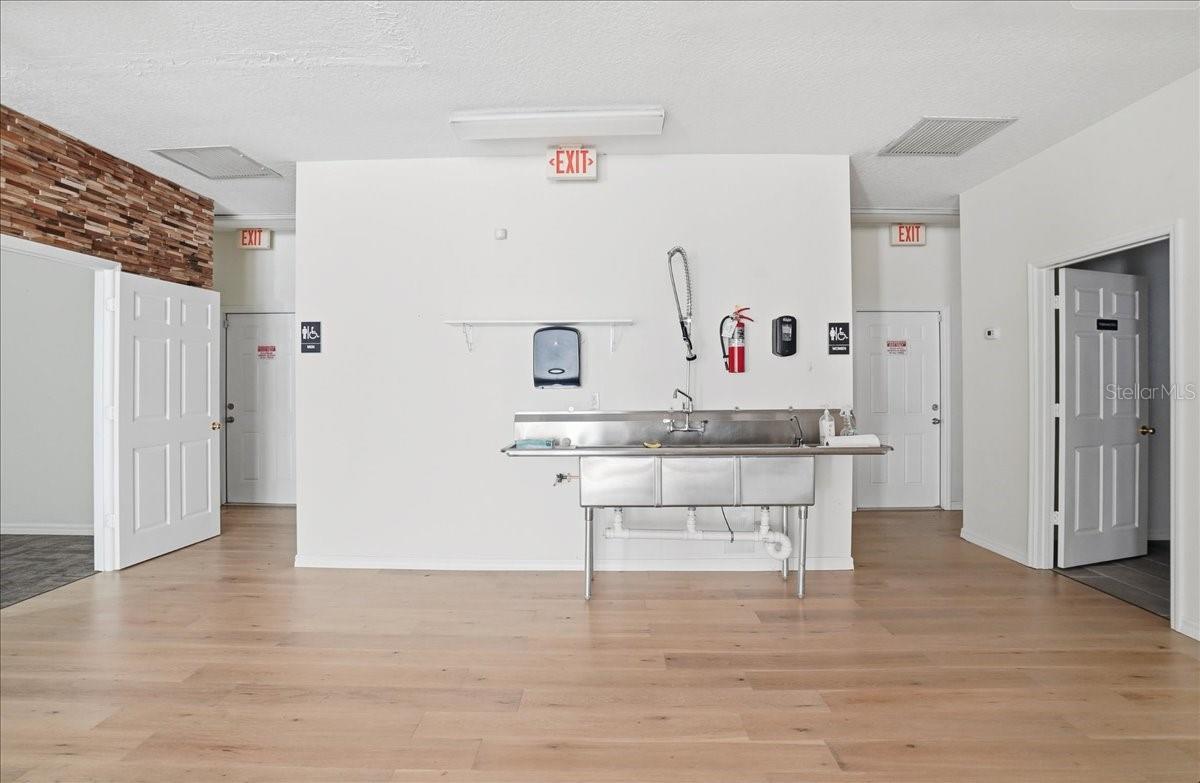 GAZEBO SQUARE COMM - Commercial Sale