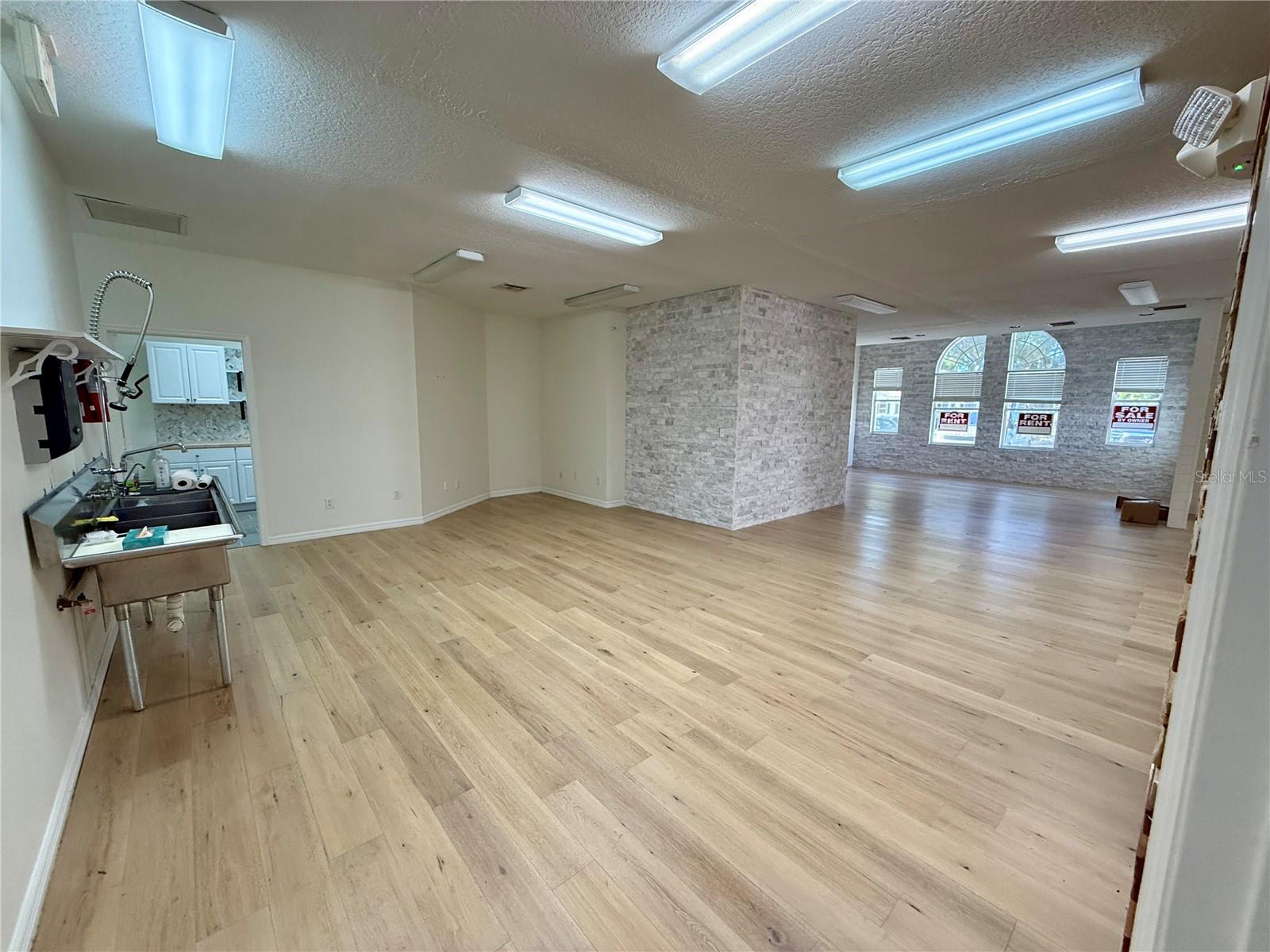 GAZEBO SQUARE COMM - Commercial Sale