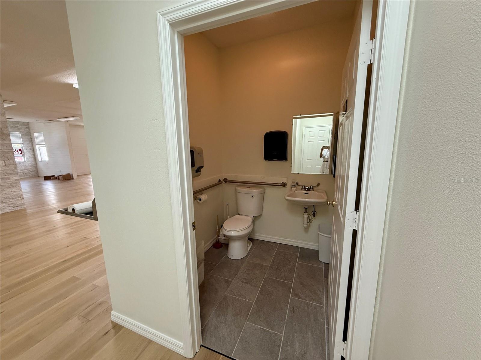 GAZEBO SQUARE COMM - Commercial Sale