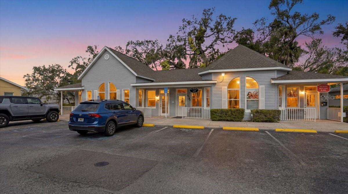 GAZEBO SQUARE COMM - Commercial Sale