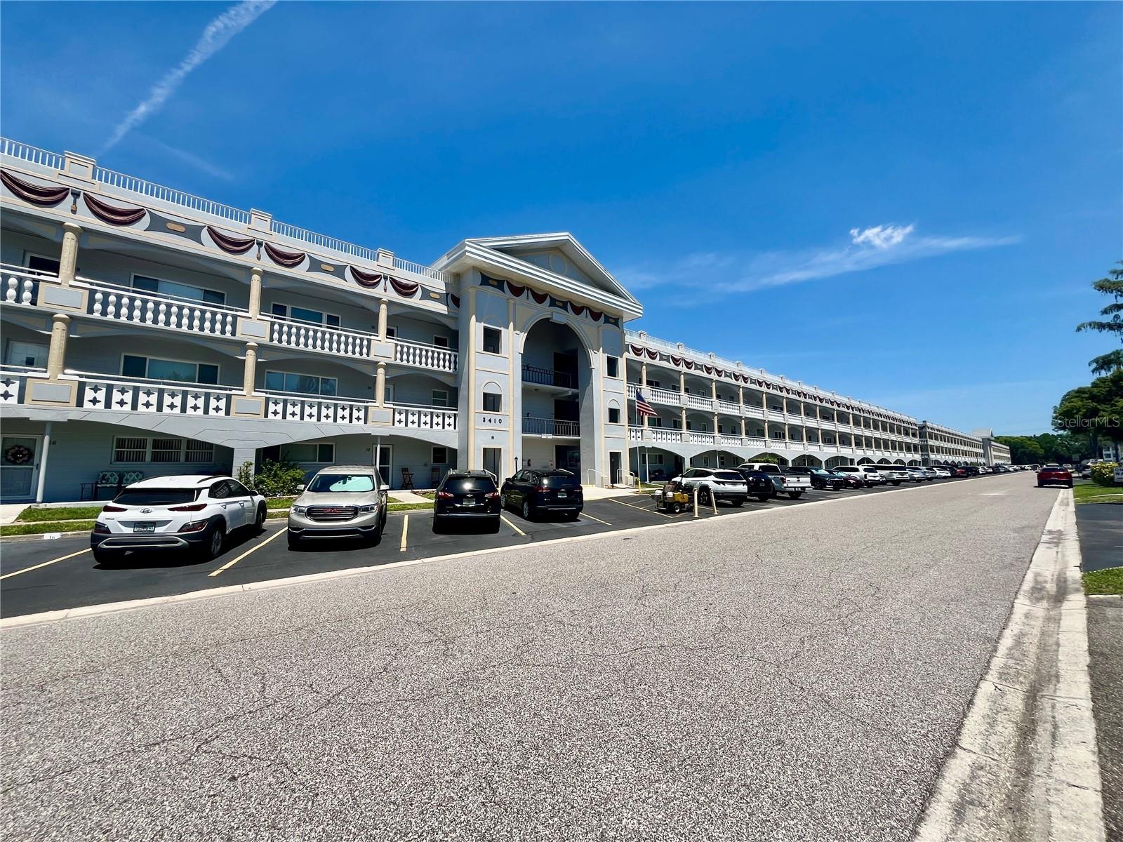 ON TOP OF THE WORLD - Residential