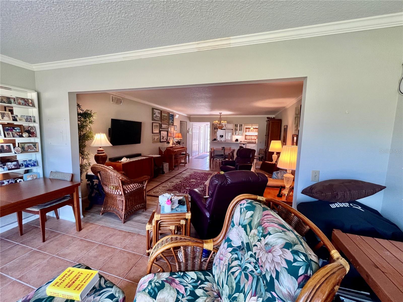 ON TOP OF THE WORLD - Residential