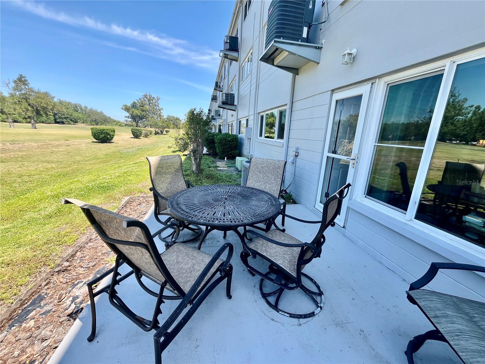 ON TOP OF THE WORLD - Residential