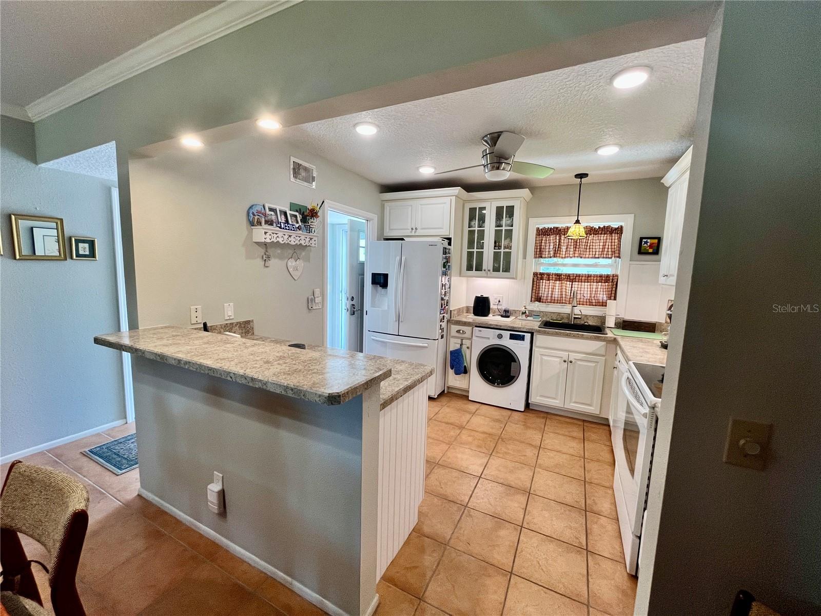 ON TOP OF THE WORLD - Residential