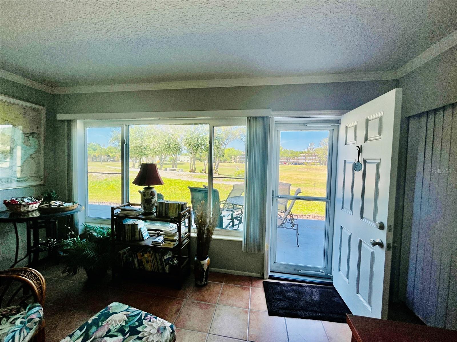 ON TOP OF THE WORLD - Residential