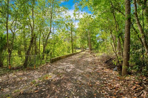 1550 FREER LANE SANFORD FL 32771