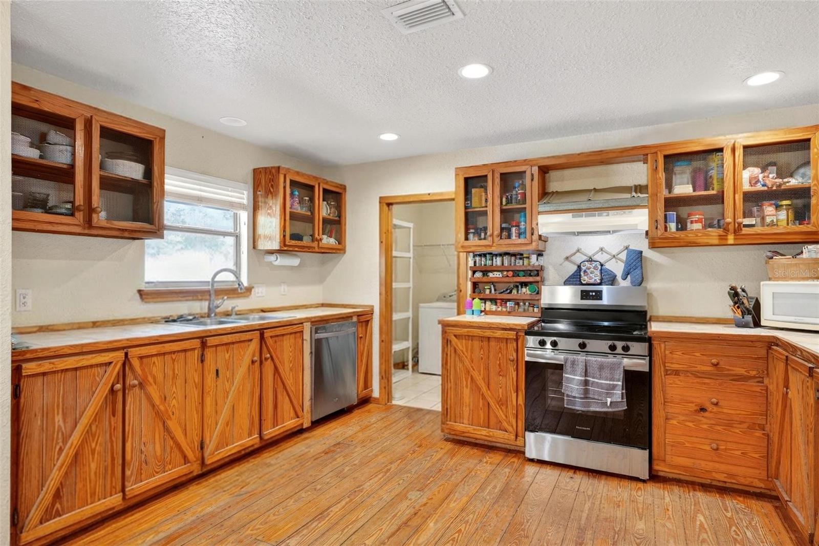EAST UMATILLA - Residential