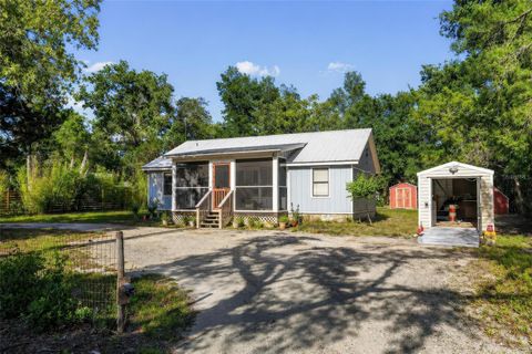 Photo of 19150 County Road 450, Umatilla, FL 32784 (MLS # G5111507)