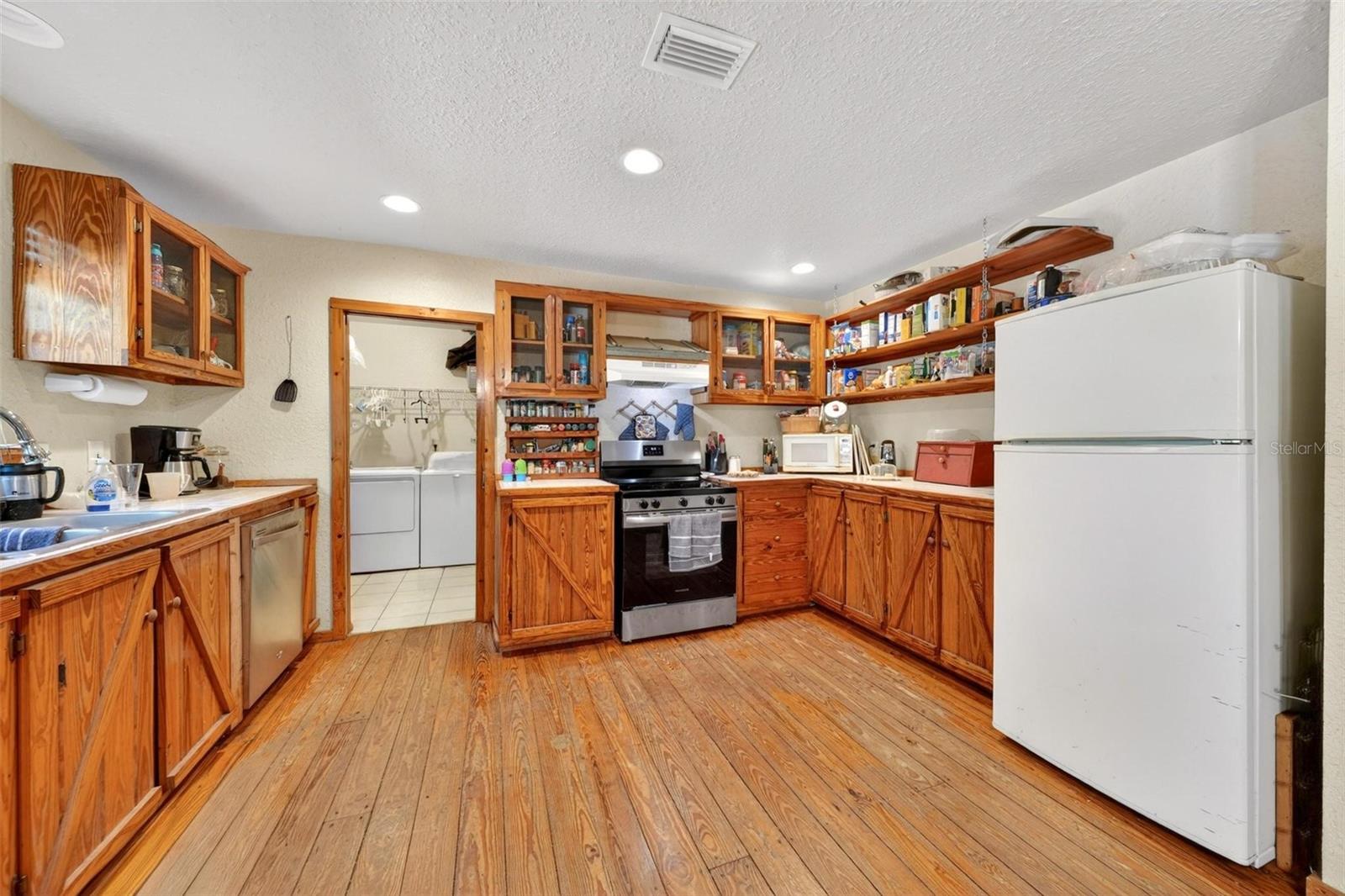 EAST UMATILLA - Residential