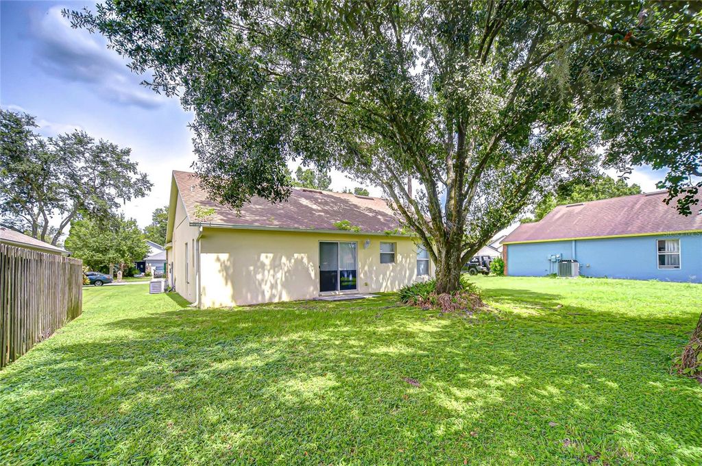Photo of 107 Citrus Landing Drive, Plant City, FL 33563 (MLS # TB8430542)