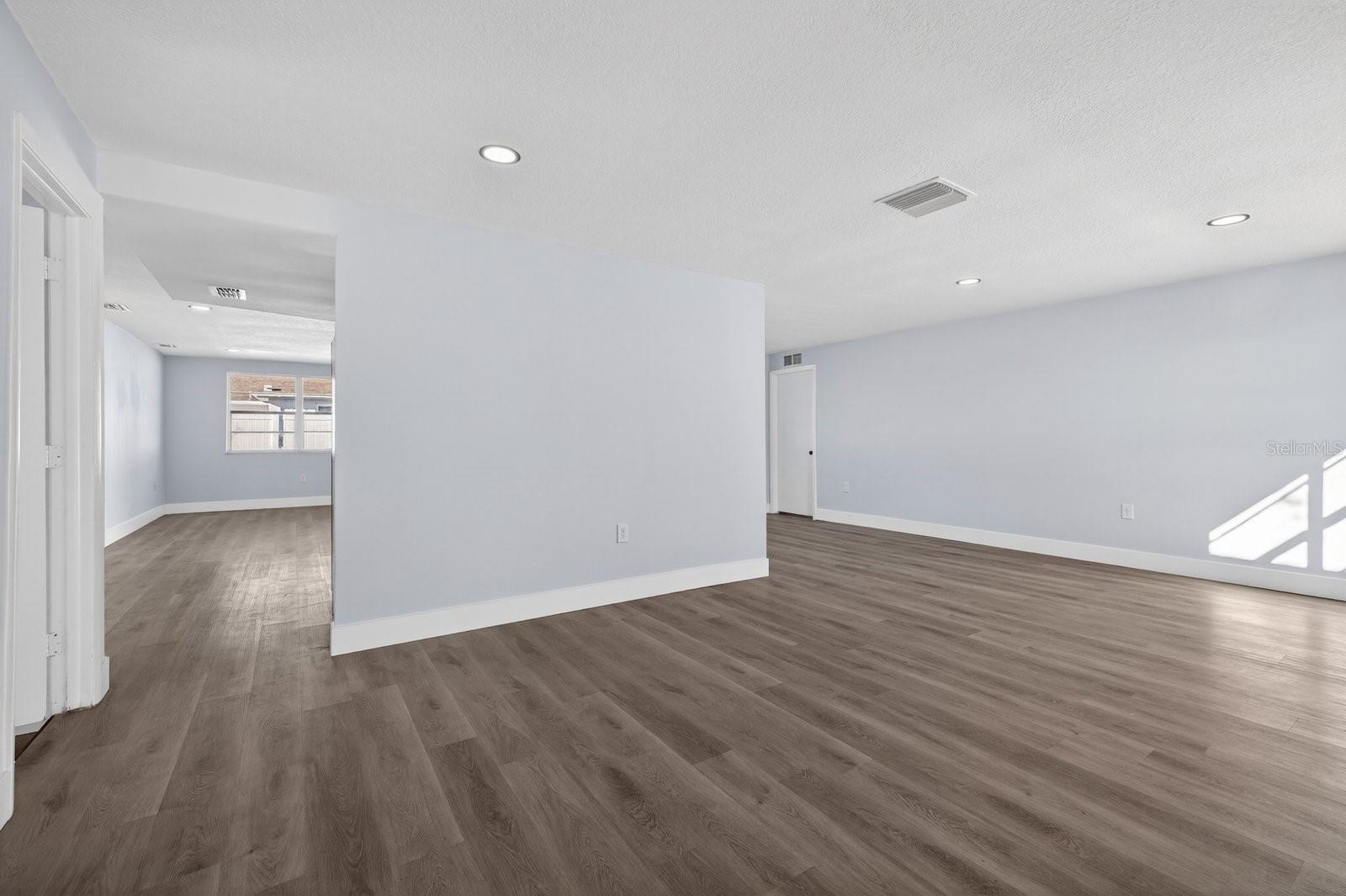 EMBASSY HILLS - Residential