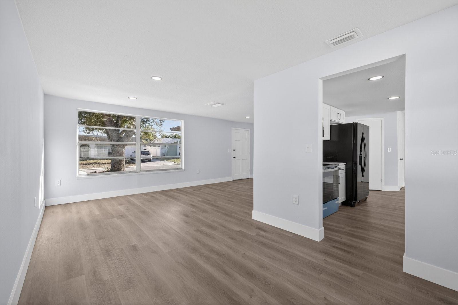 EMBASSY HILLS - Residential