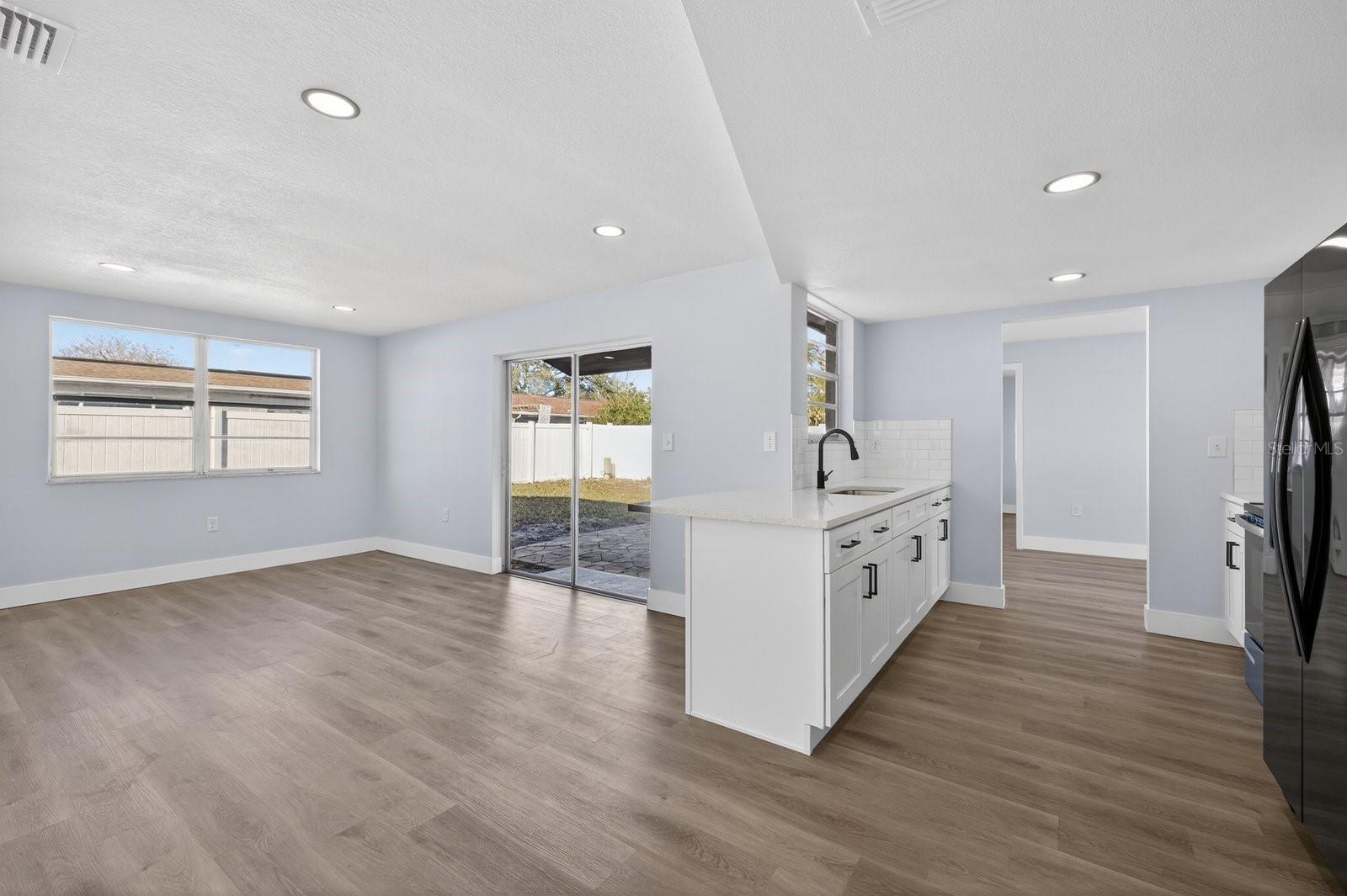 EMBASSY HILLS - Residential